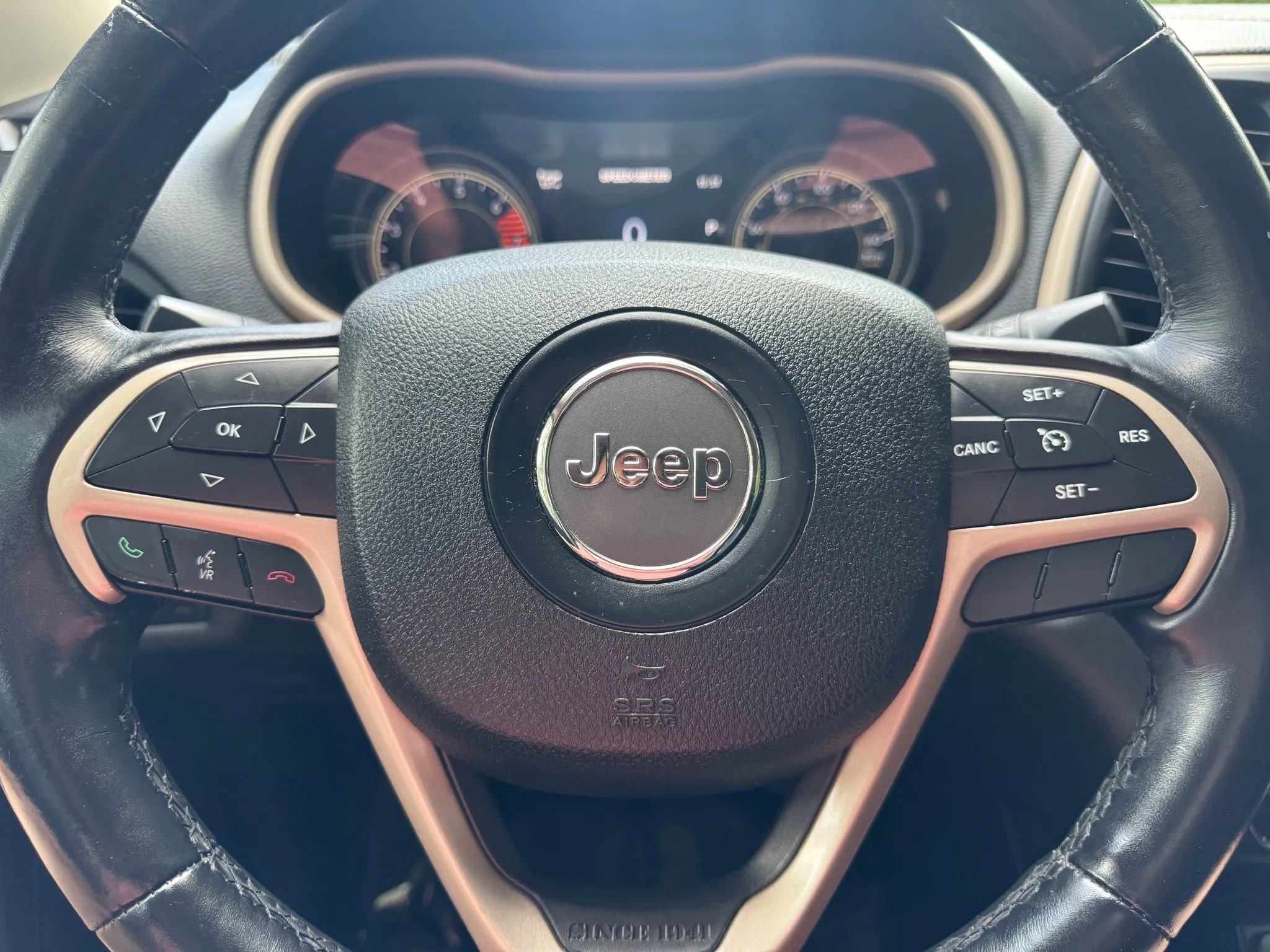 Used 2017 Jeep Cherokee Limited image 20