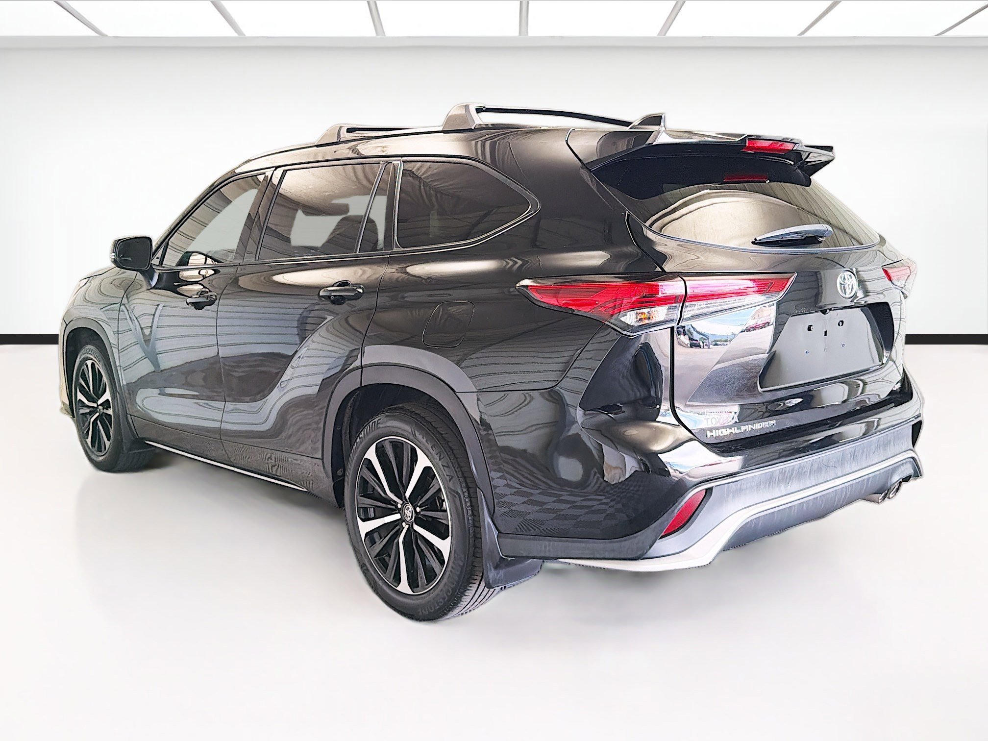 Used 2021 Toyota Highlander XSE image 6