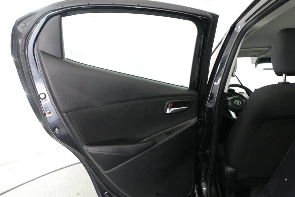 Used 2018 Toyota Yaris iA FWD image 32
