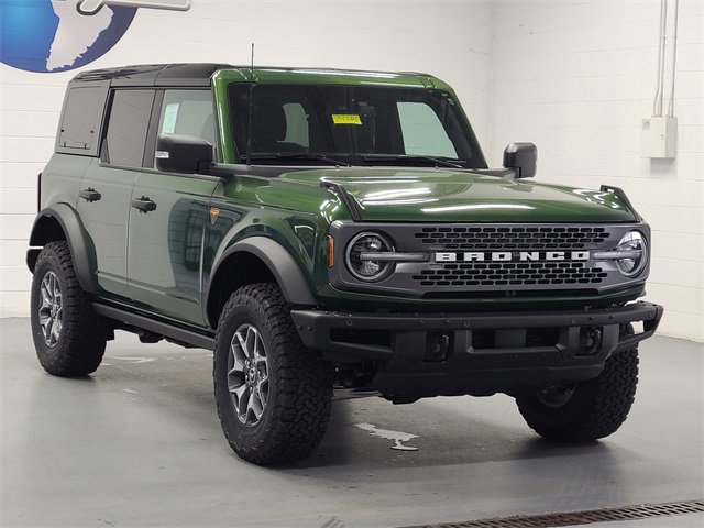 New 2025 Ford Bronco Badlands image 3