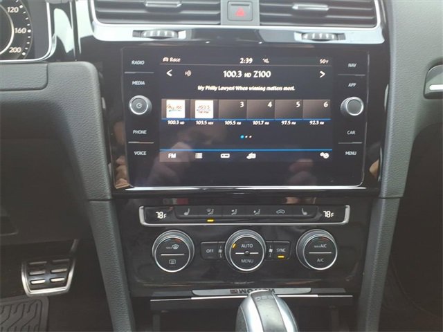 Used 2019 Volkswagen Golf R 4-Door image 23