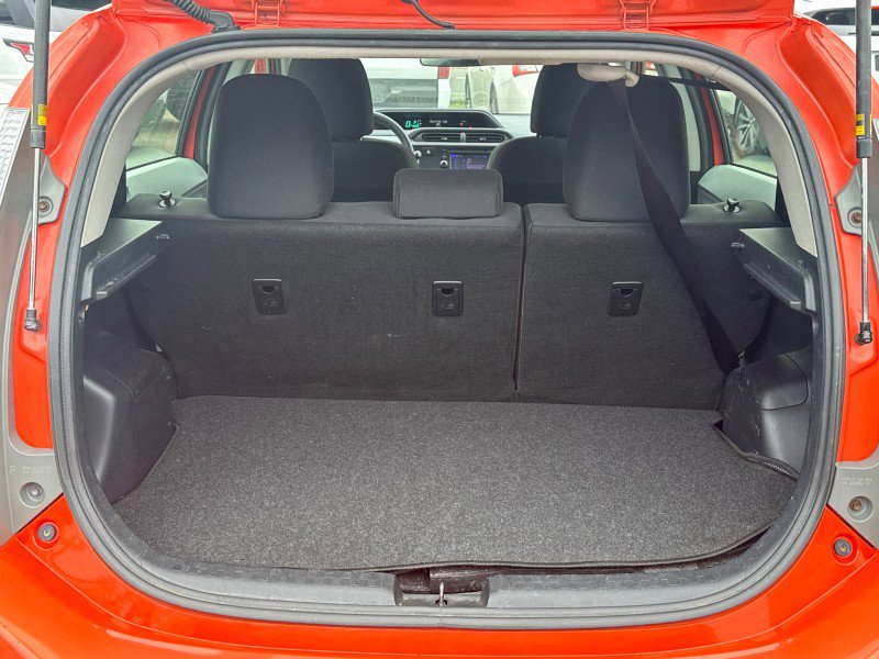 Used 2013 Toyota Prius C Three image 27