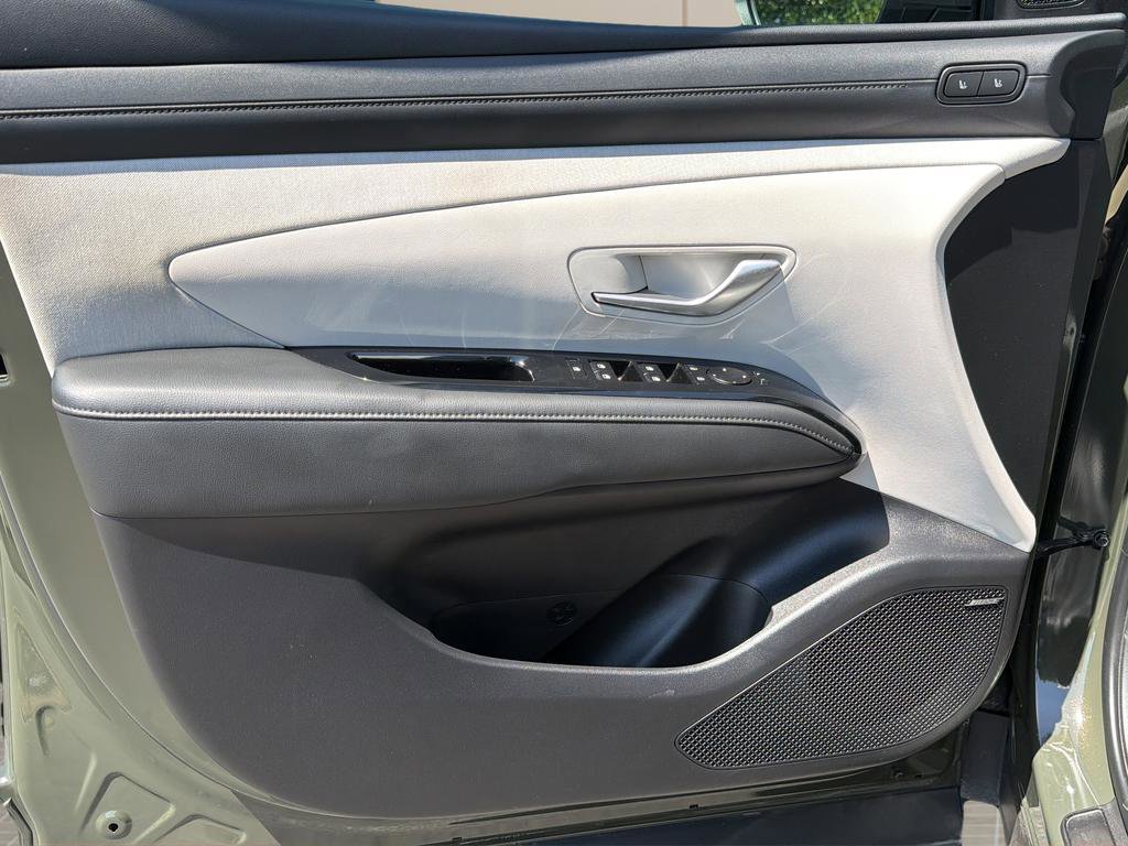 Certified 2025 Hyundai Tucson Limited FWD image 16