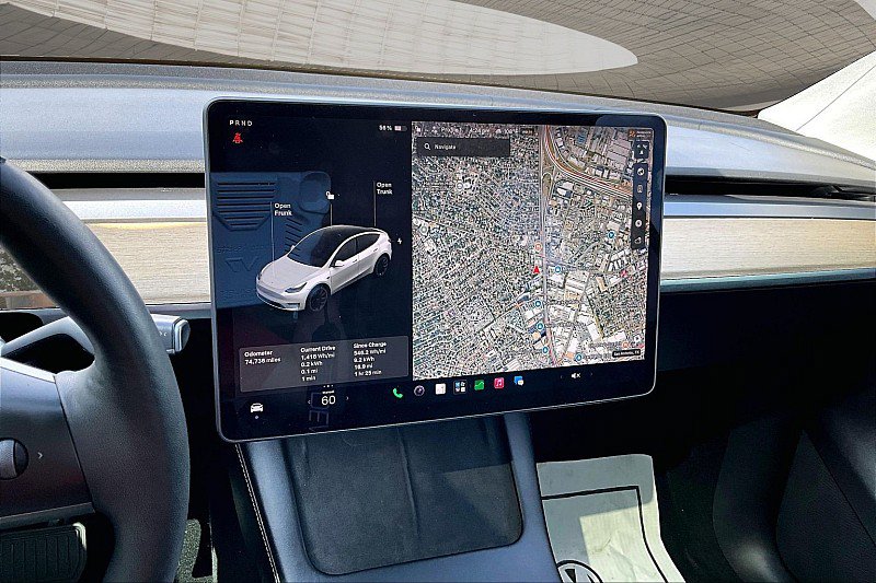 Used 2021 Tesla Model Y Long Range AWD/4WD image 18