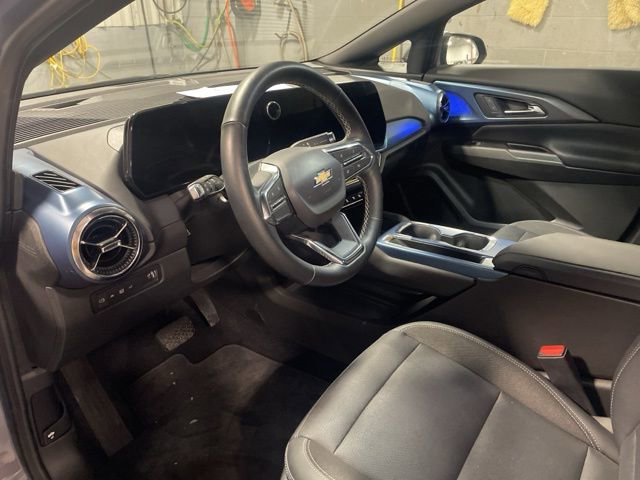 Used 2025 Chevrolet Equinox EV LT w/ Convenience Package image 16