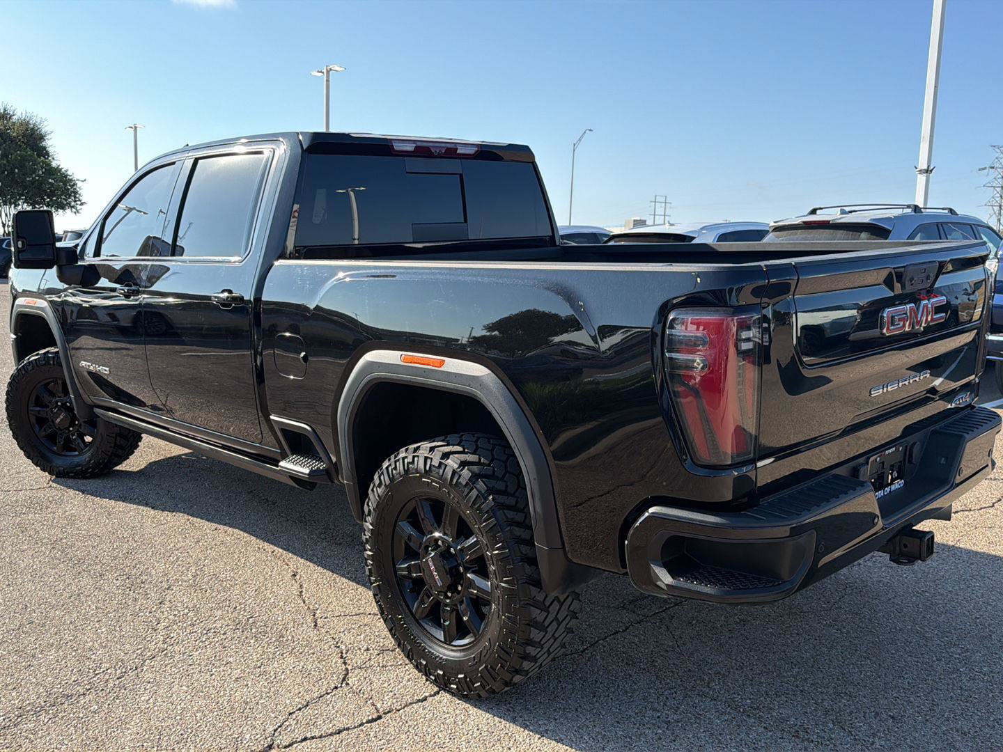 Used 2025 GMC Sierra 2500 AT4 w/ AT4 Premium Plus Package AWD/4WD image 5