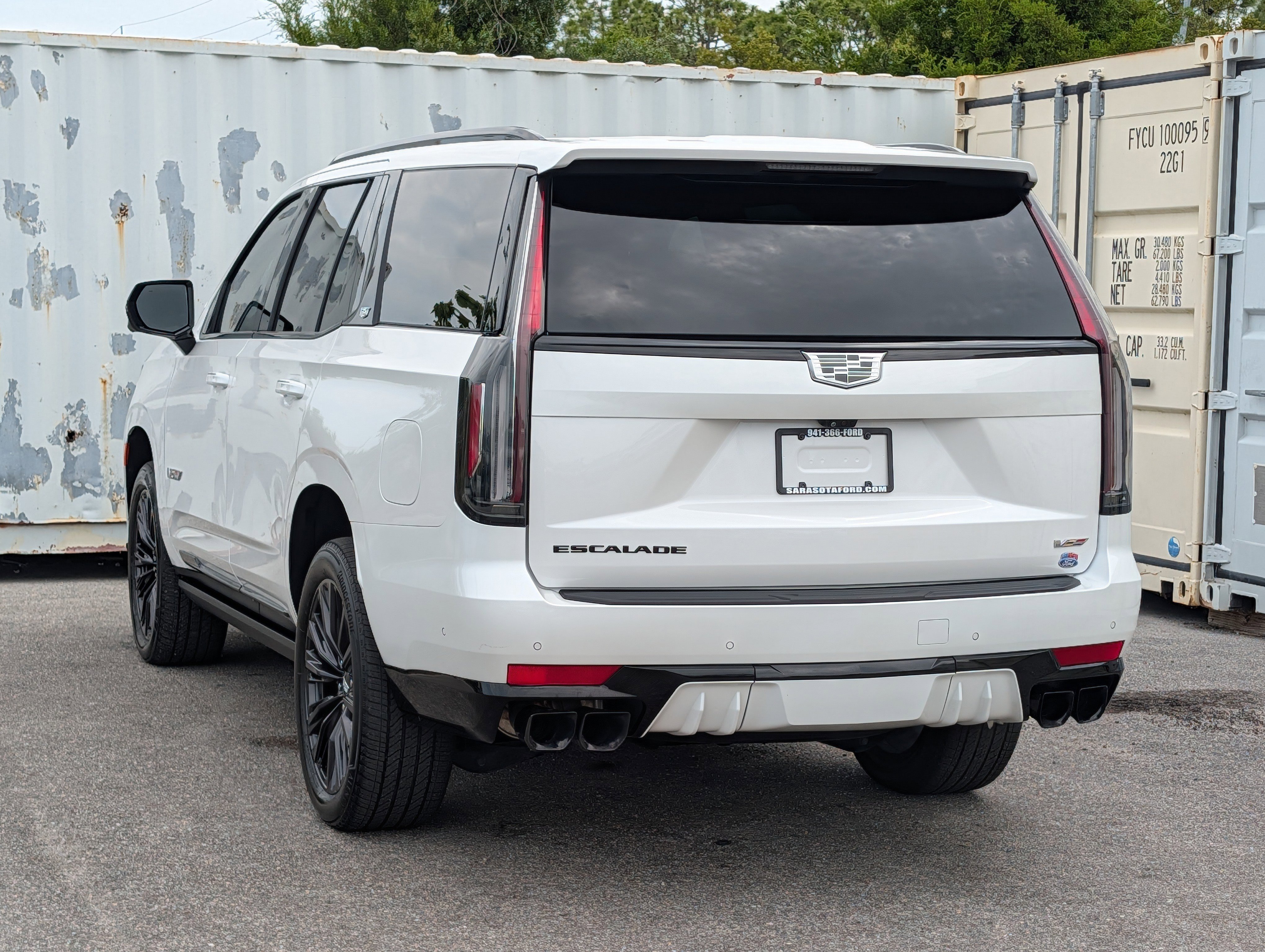 Used 2024 Cadillac Escalade V w/ LPO, ONYX Package AWD/4WD image 6