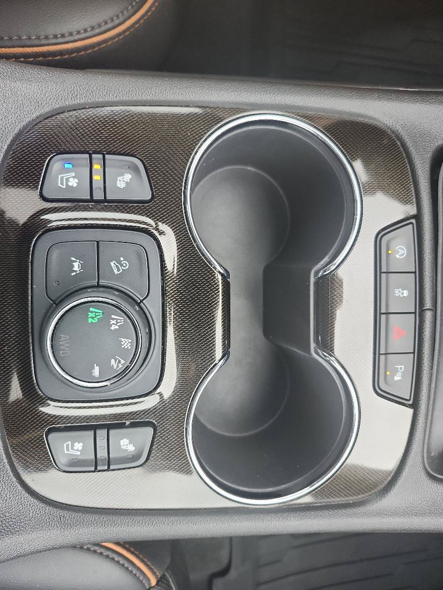 Used 2022 GMC Acadia AT4 w/ Technology Package AWD/4WD image 20