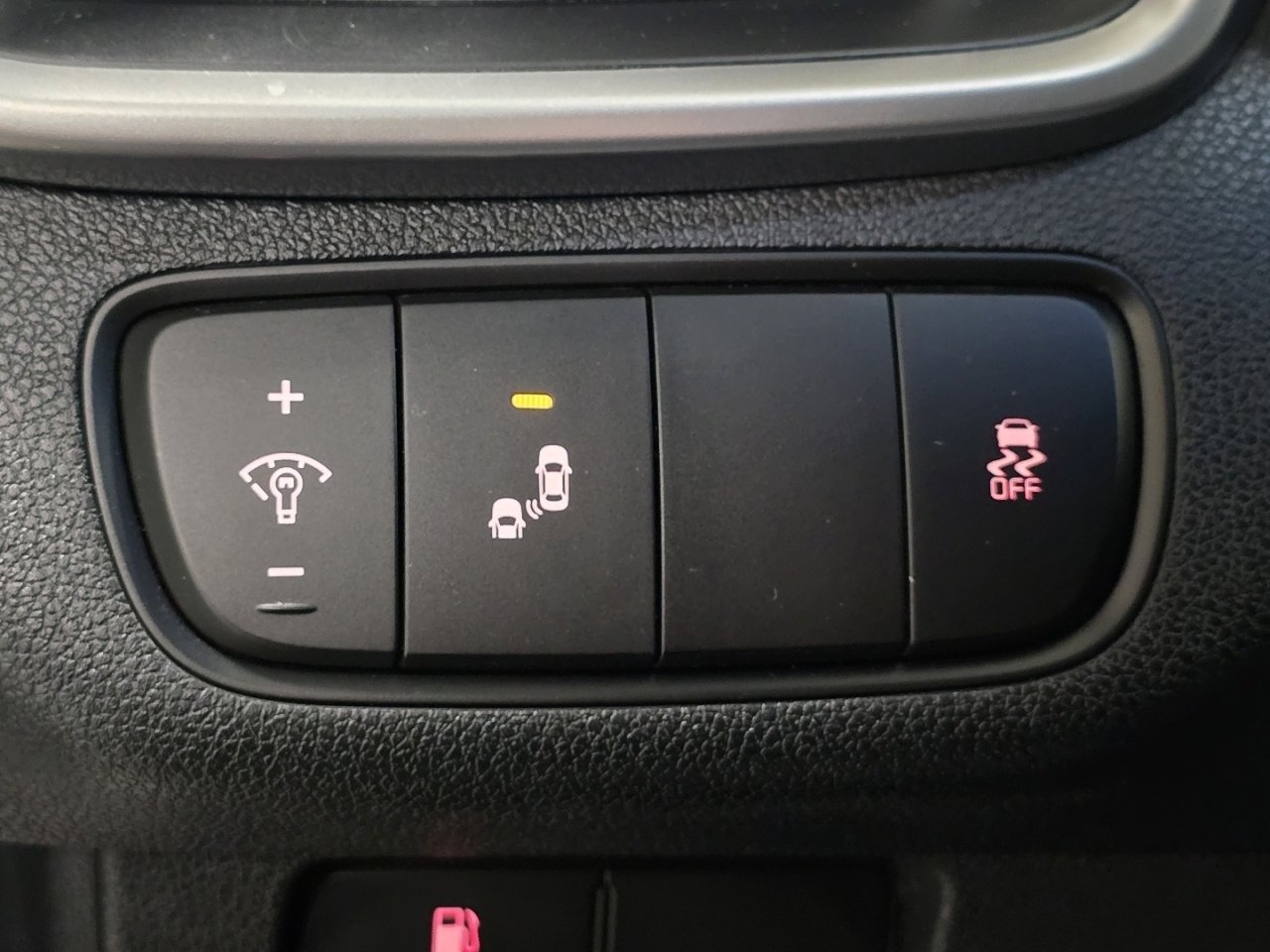 Used 2019 Kia Sorento LX image 25