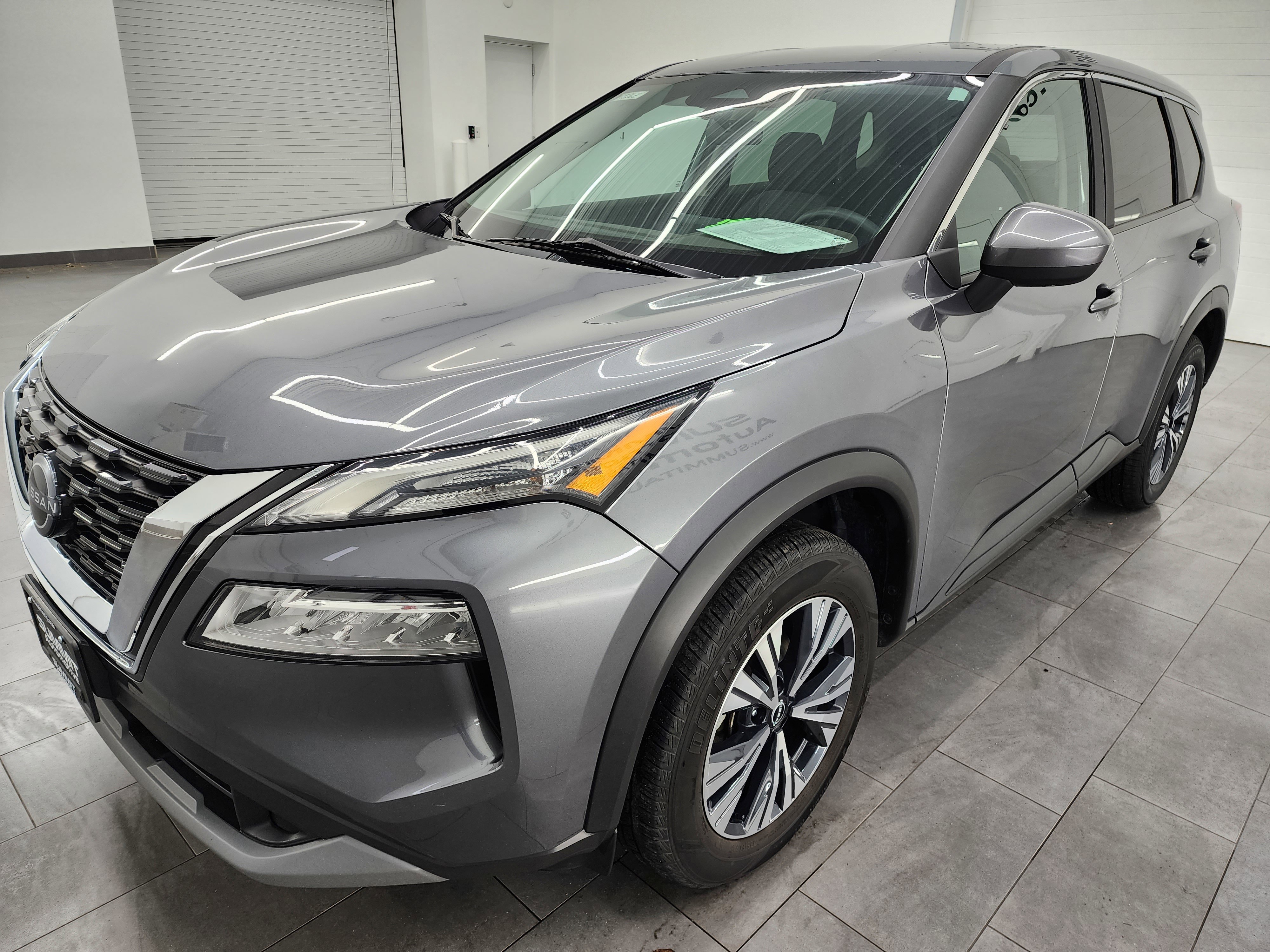 Used 2023 Nissan Rogue SV image 7