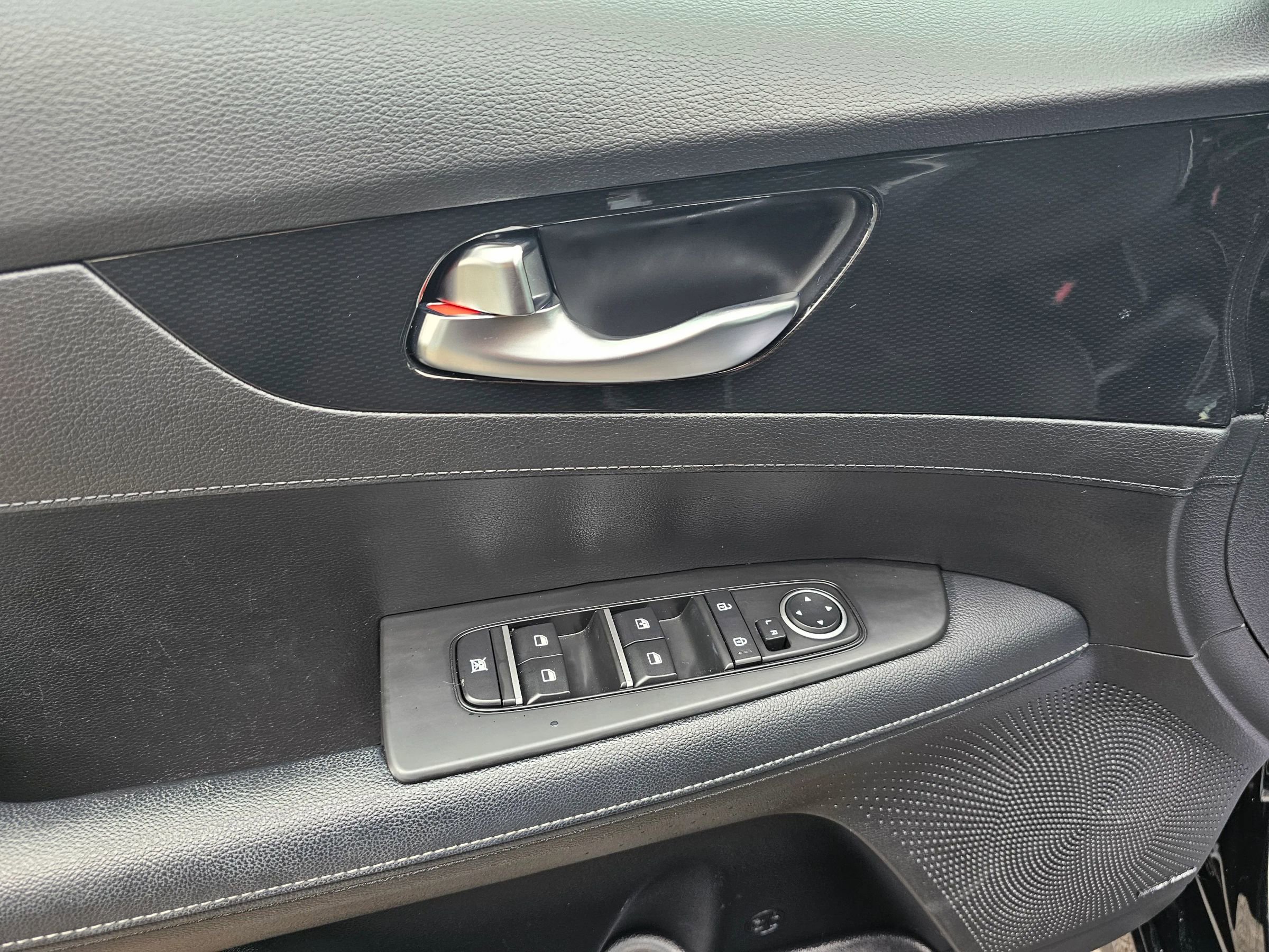 Used 2023 Kia Forte GT-Line w/ GT-Line Premium Package image 30