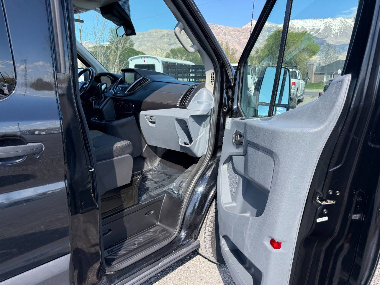 Used 2019 Ford Transit 350 XLT RWD image 17