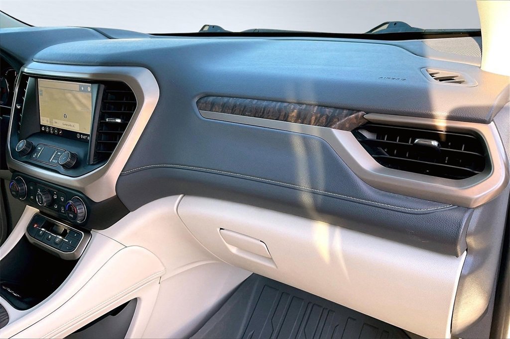 Used 2020 GMC Acadia Denali w/ Technology Package image 17