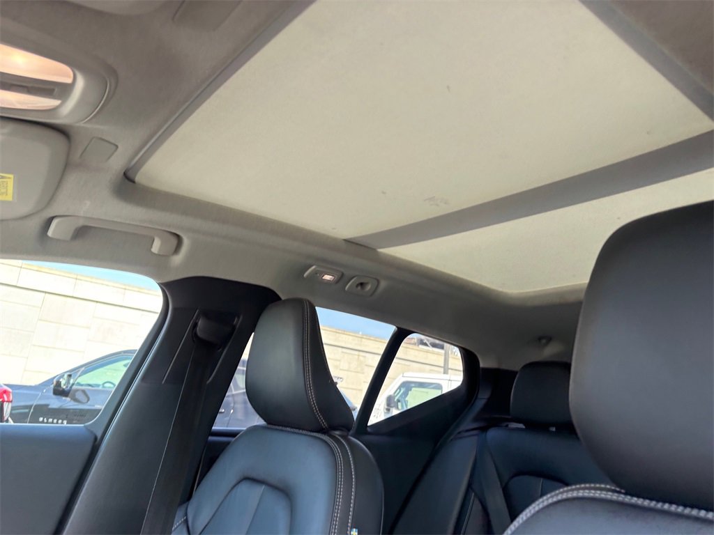 Used 2023 Volvo XC40 B5 Plus w/ Protection Package Premier image 13