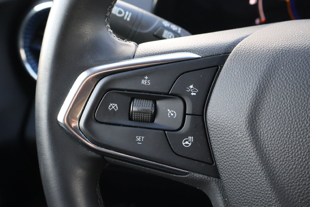 Used 2025 Chevrolet Trax LT w/ Driver Confidence Package FWD image 18