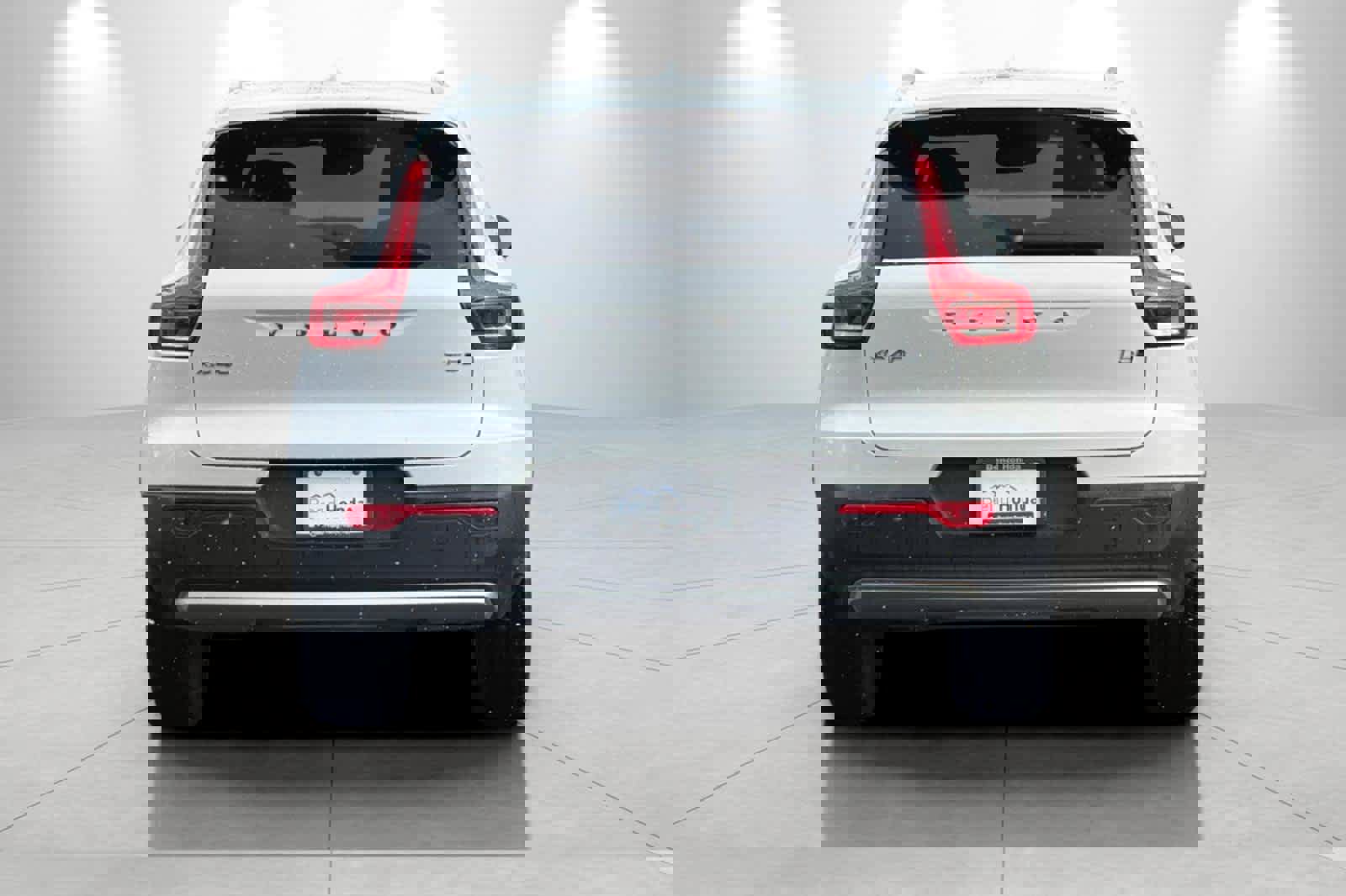 Used 2022 Volvo XC40 T5 Inscription w/ Climate Package image 7