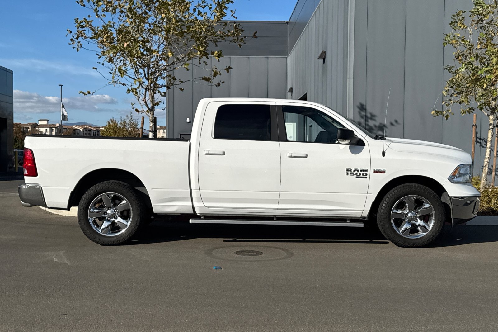 Used 2019 RAM 1500 Big Horn RWD image 3