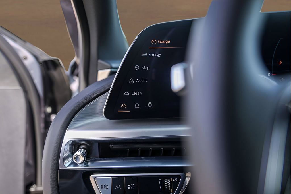 Certified 2024 Cadillac Lyriq Sport image 15