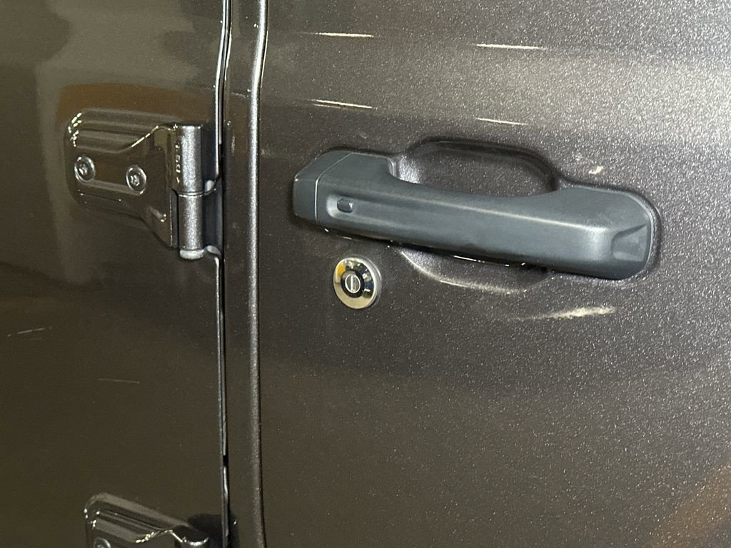 Used 2021 Jeep Wrangler Unlimited Sahara w/ Cold Weather Group image 10