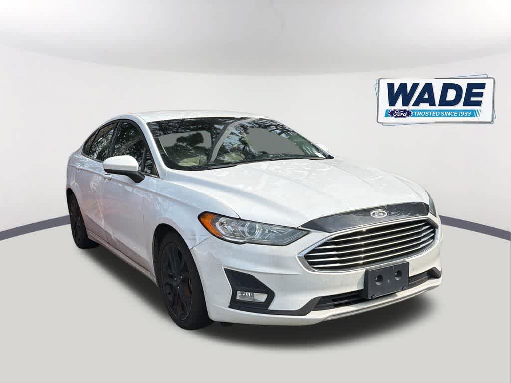 Used 2019 Ford Fusion SE w/ Equipment Group 151A FWD image 3