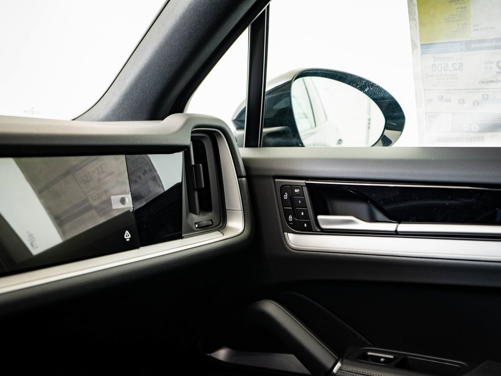 New 2026 Porsche Cayenne S image 39