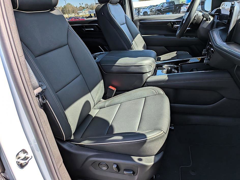 New 2026 Chevrolet Suburban Premier w/ Sun And Tow Package image 37