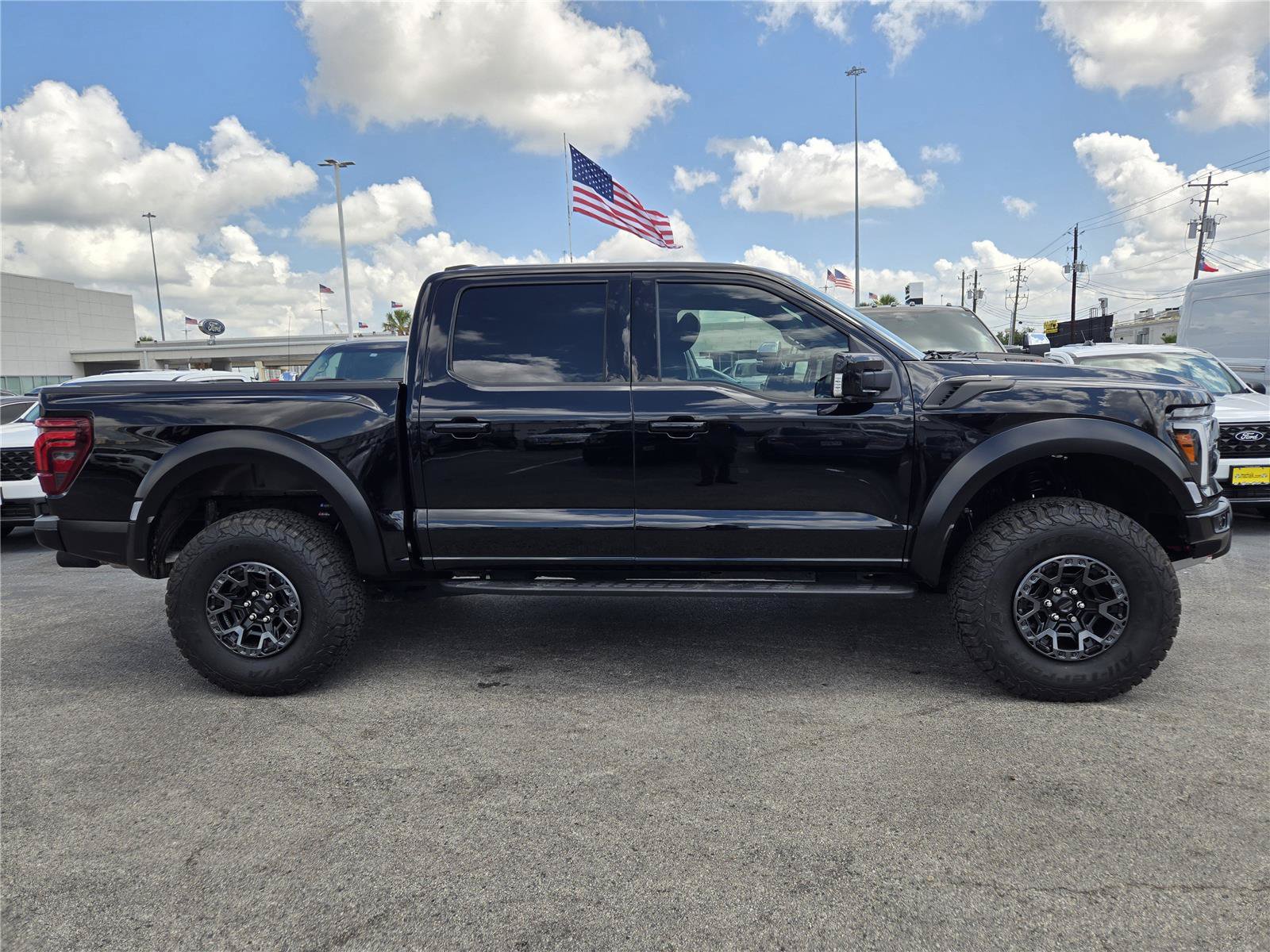 Used 2025 Ford F150 Raptor w/ Equipment Group 803A Raptor R AWD/4WD image 4