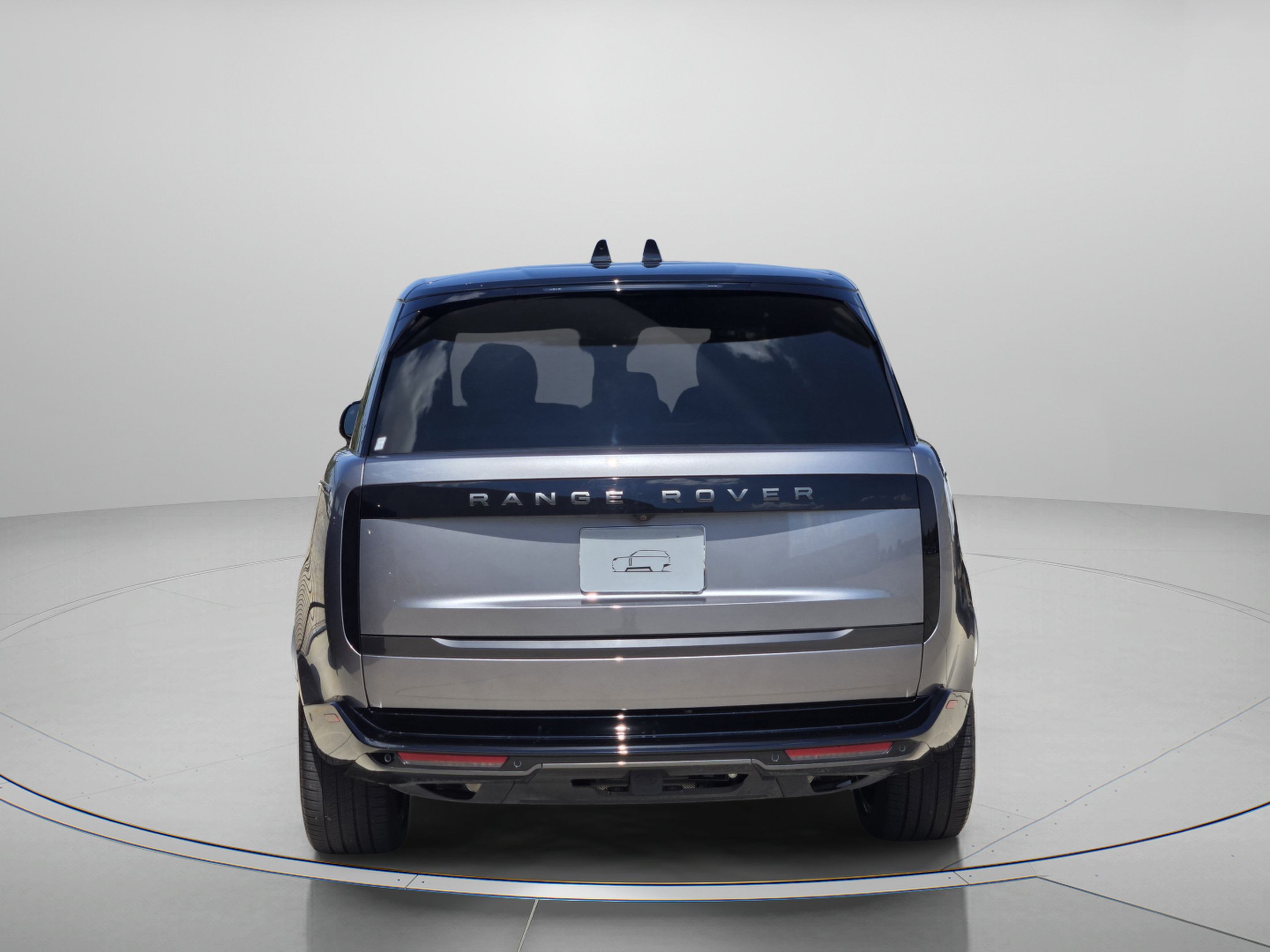 Certified 2025 Land Rover Range Rover Long Wheelbase SE AWD/4WD image 4