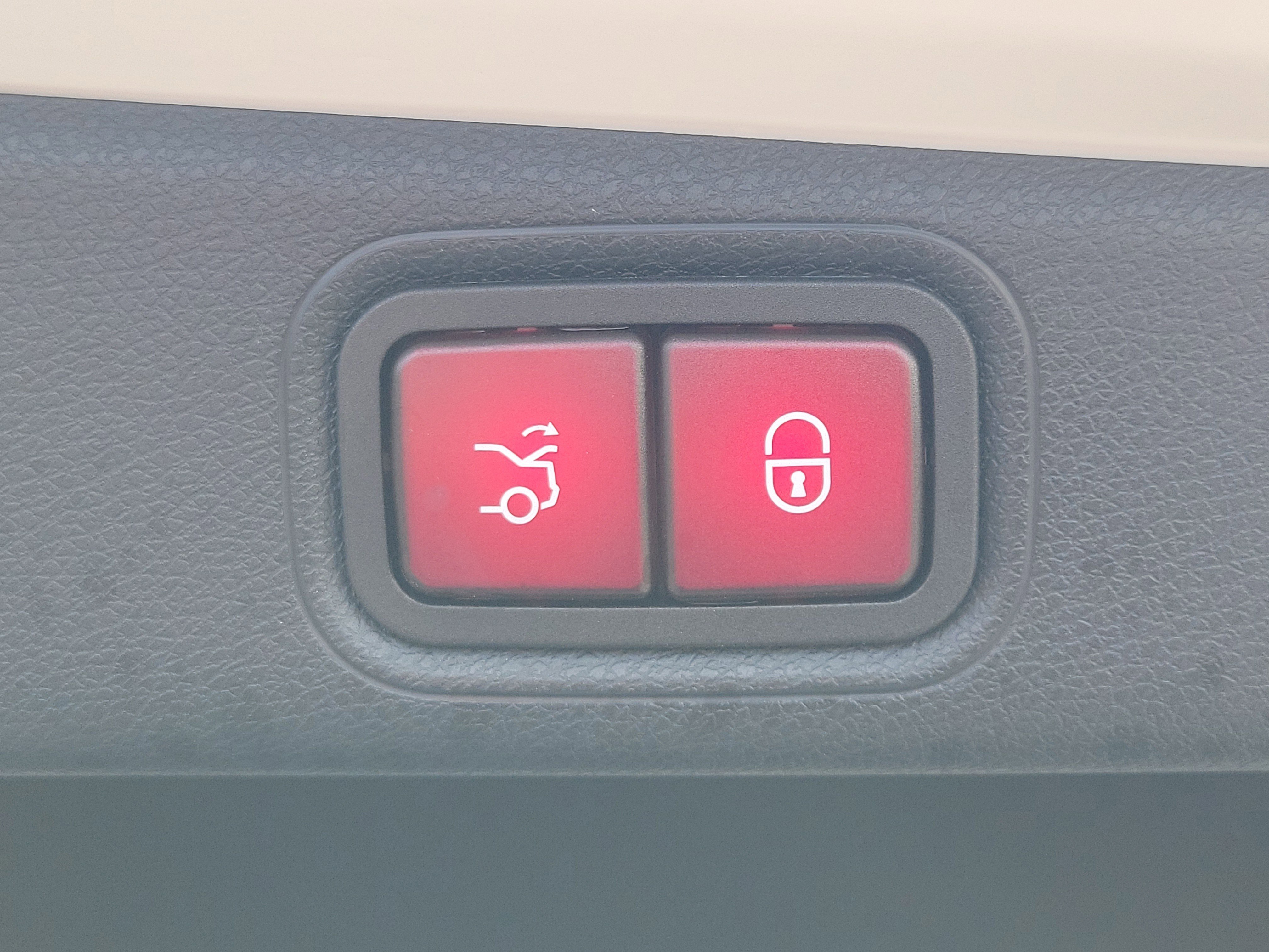 Used 2022 Mercedes-Benz E 350 Sedan image 12