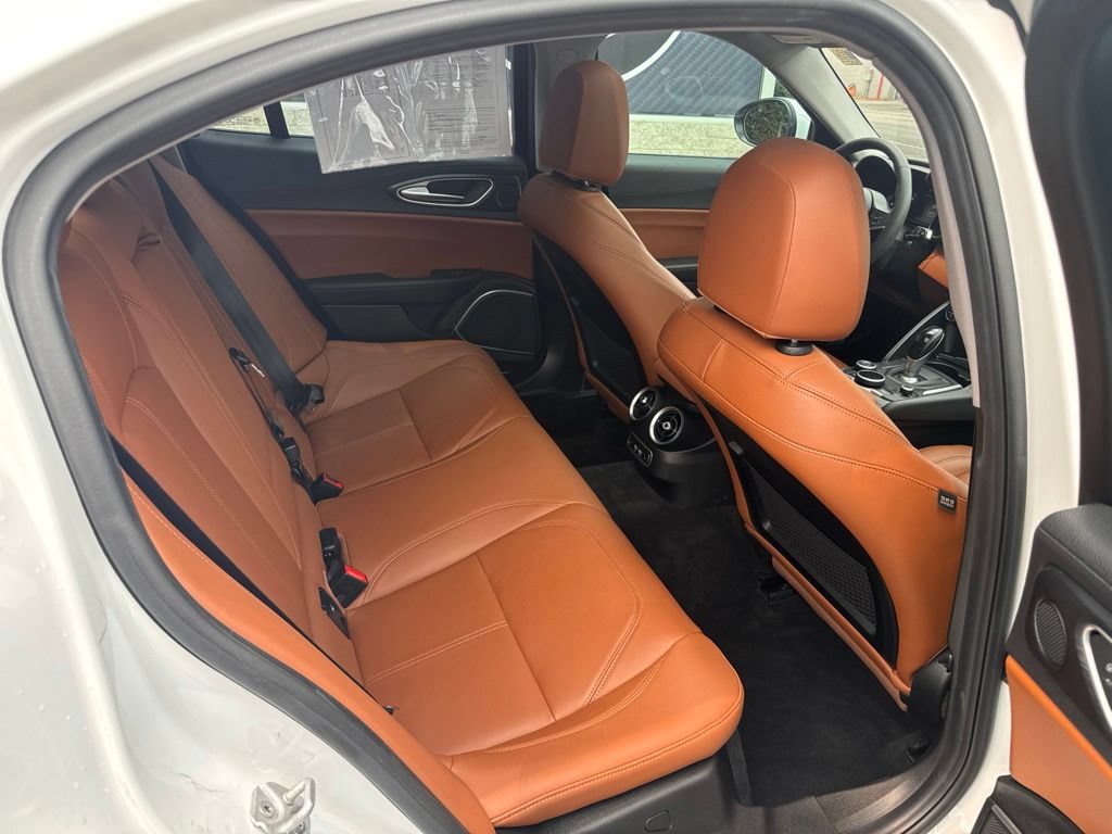 Used 2019 Alfa Romeo Giulia AWD image 60