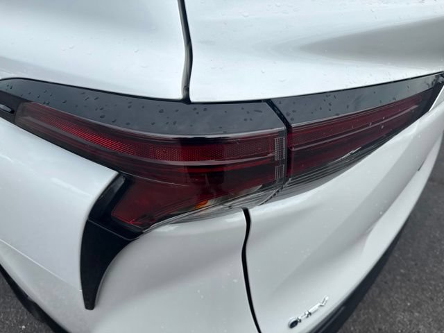 Used 2025 Toyota Sienna XLE FWD image 10