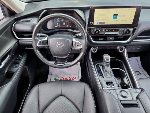 Used 2024 Toyota Grand Highlander AWD image 14