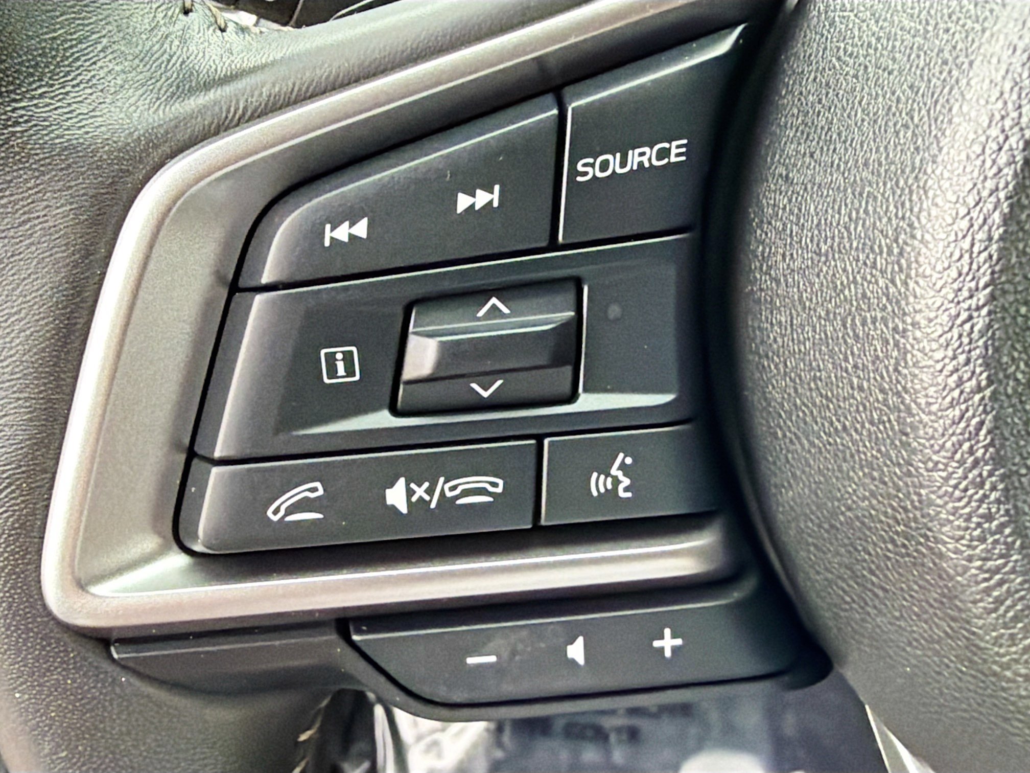 Used 2024 Subaru Ascent Touring AWD/4WD image 37