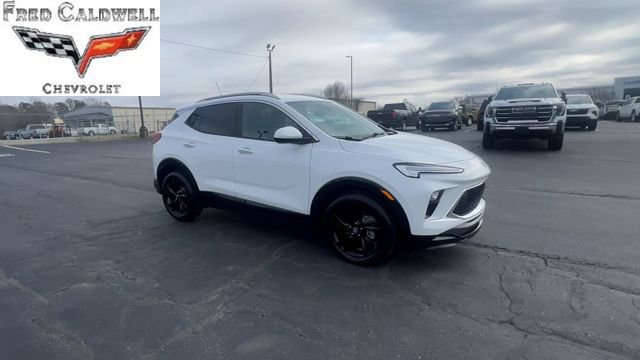 Used 2024 Buick Encore GX Sport Touring w/ Comfort Package image 2