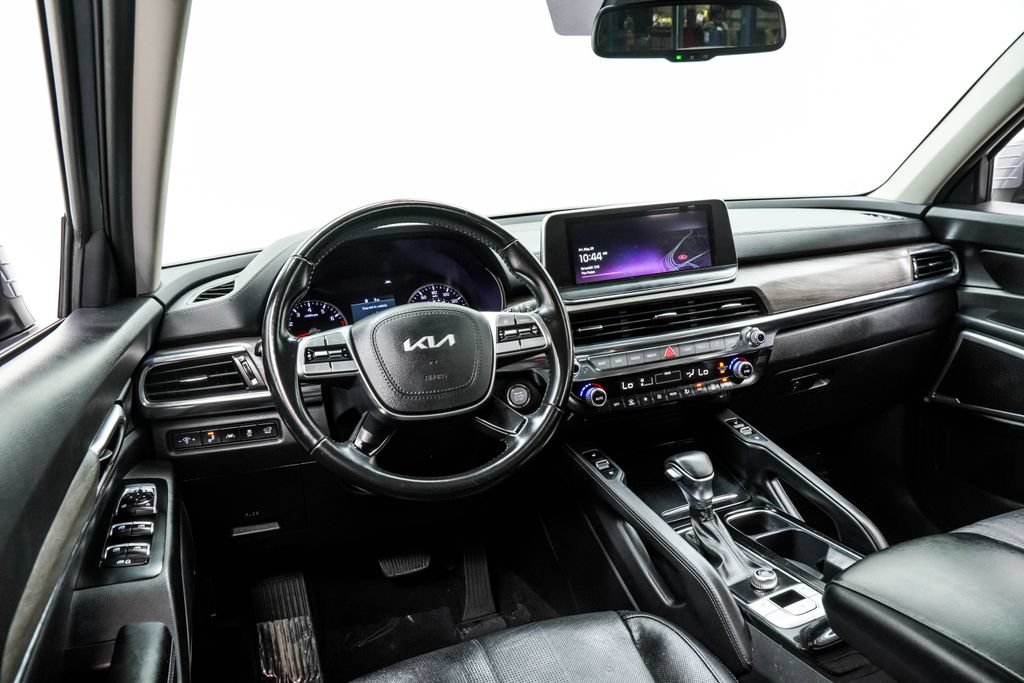 Used 2022 Kia Telluride EX w/ EX Premium Package FWD image 4