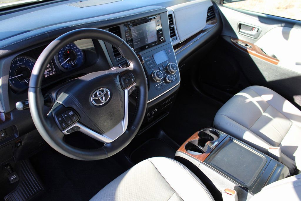 Used 2019 Toyota Sienna Limited w/ Carpet Mat Package AWD/4WD image 2