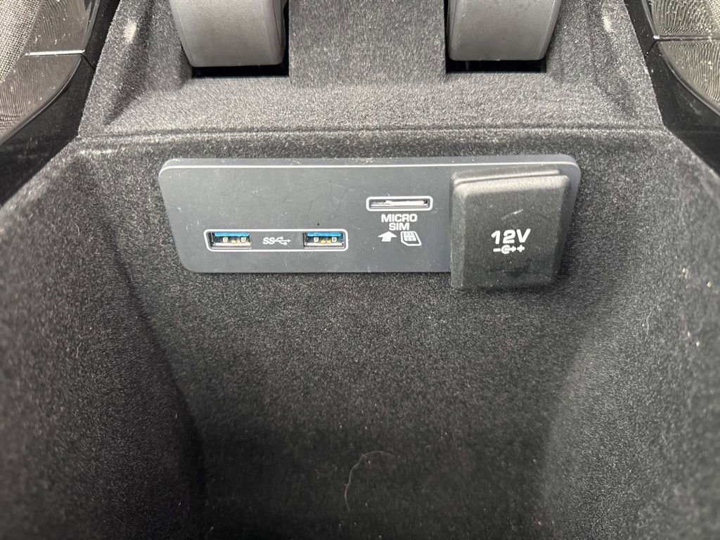 Used 2019 Land Rover Range Rover Velar R-Dynamic HSE image 49