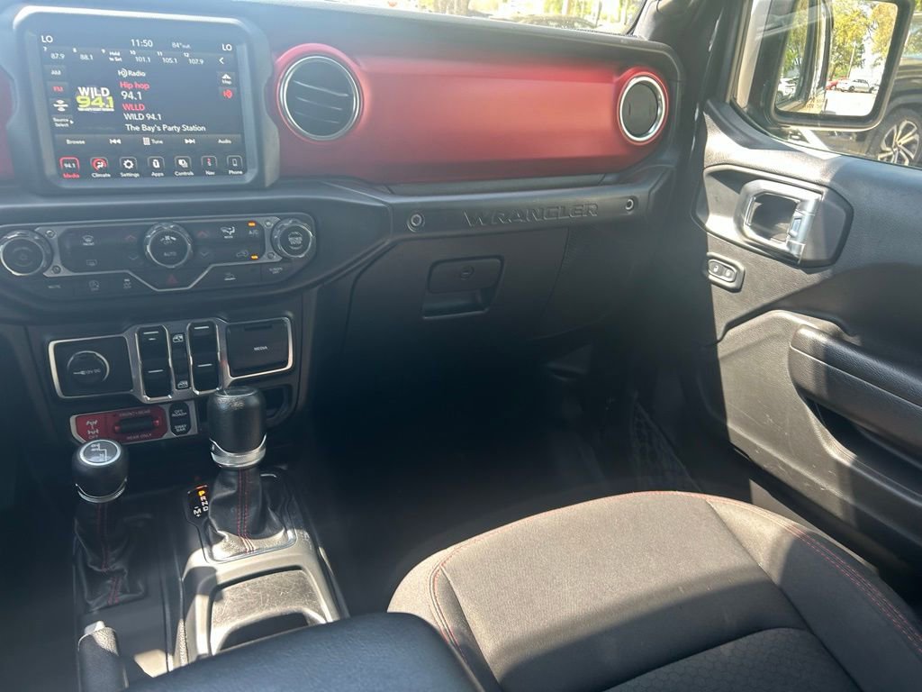 Used 2022 Jeep Wrangler Unlimited Rubicon AWD/4WD image 11
