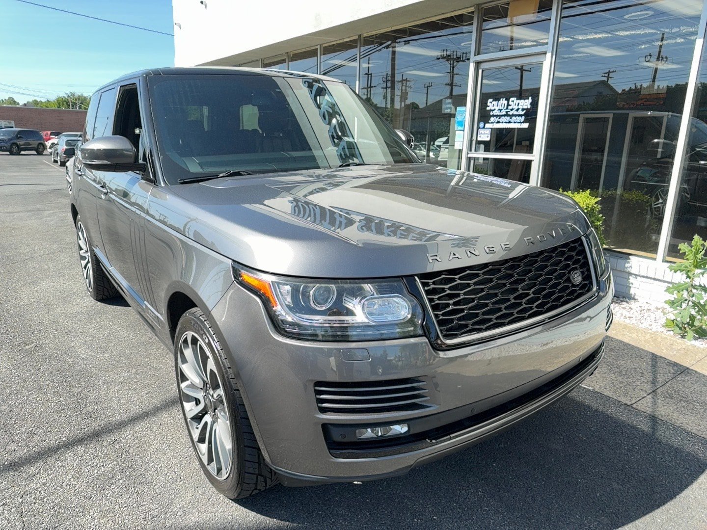 Used 2016 Land Rover Range Rover Supercharged AWD/4WD image 2