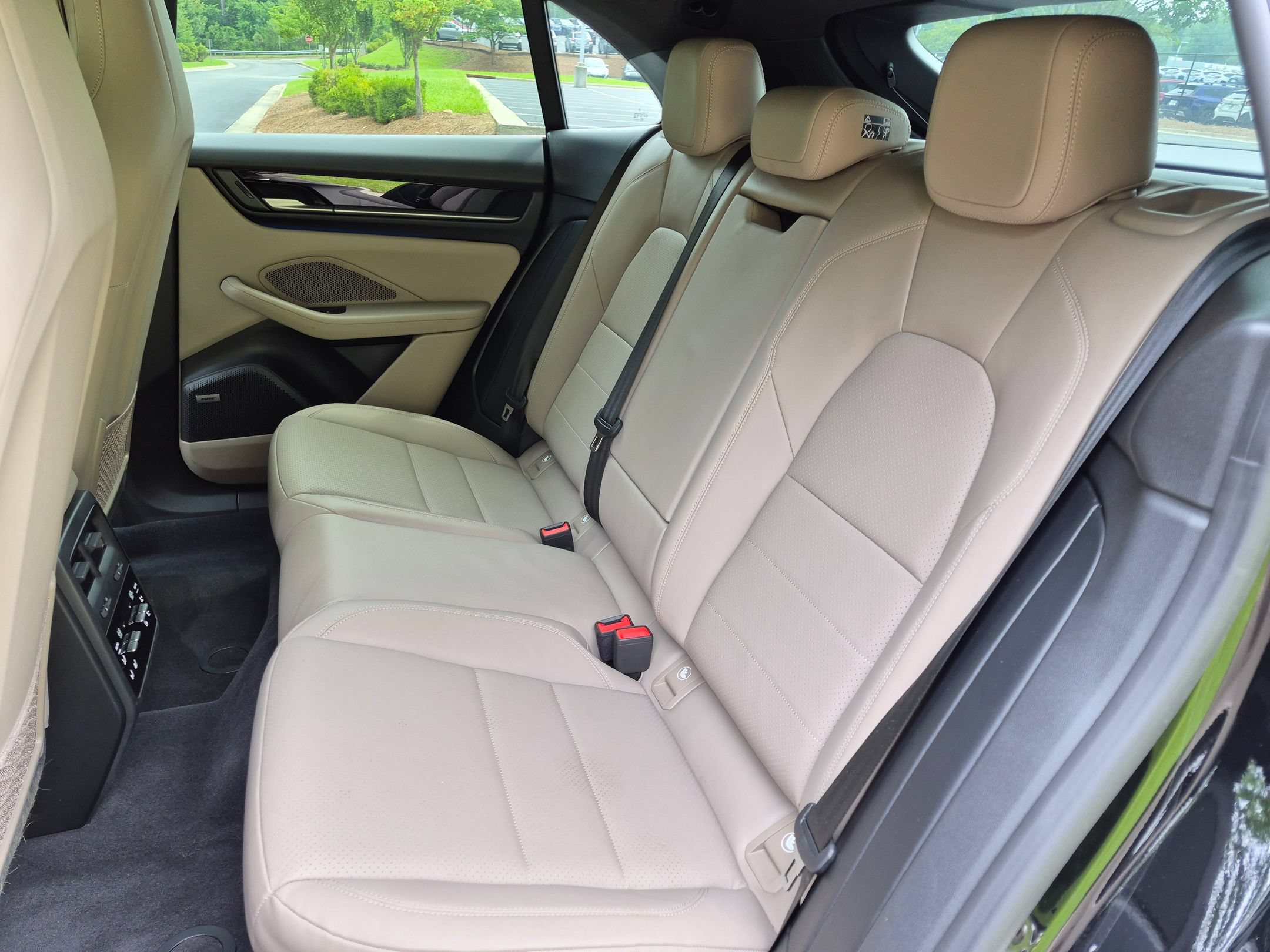 Certified 2025 Porsche Macan Electric RWD image 26