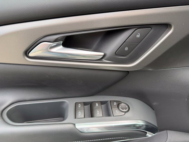 New 2027 Chevrolet Traverse LT w/ Driver Confidence Package FWD image 23