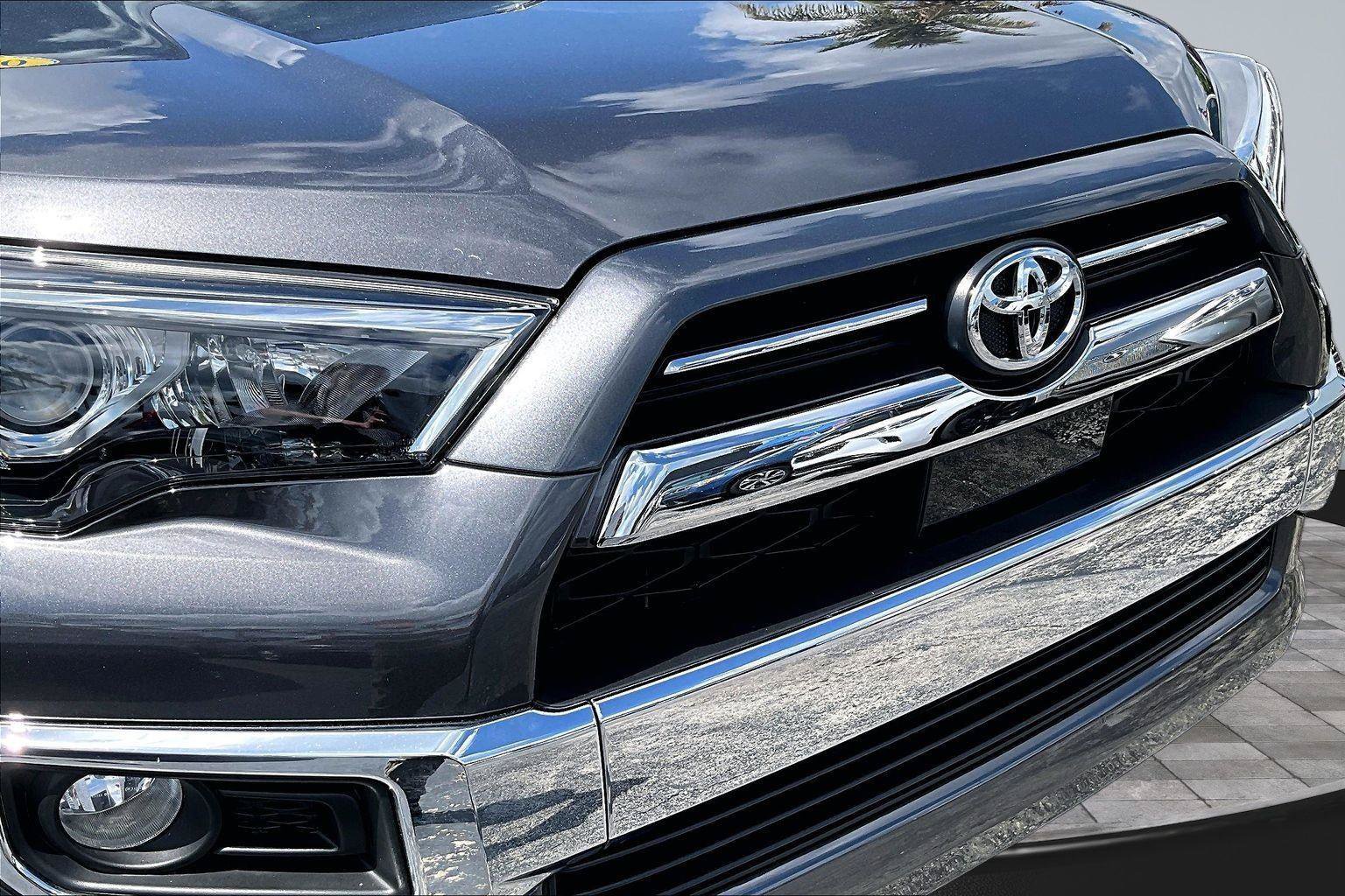 Used 2020 Toyota 4Runner Limited RWD image 36