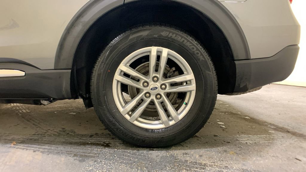 Certified 2022 Ford Explorer XLT w/ Equipment Group 202A image 22