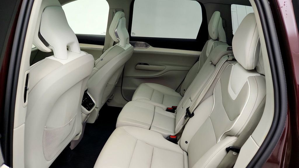 Used 2025 Volvo EX90 Ultra AWD/4WD image 21