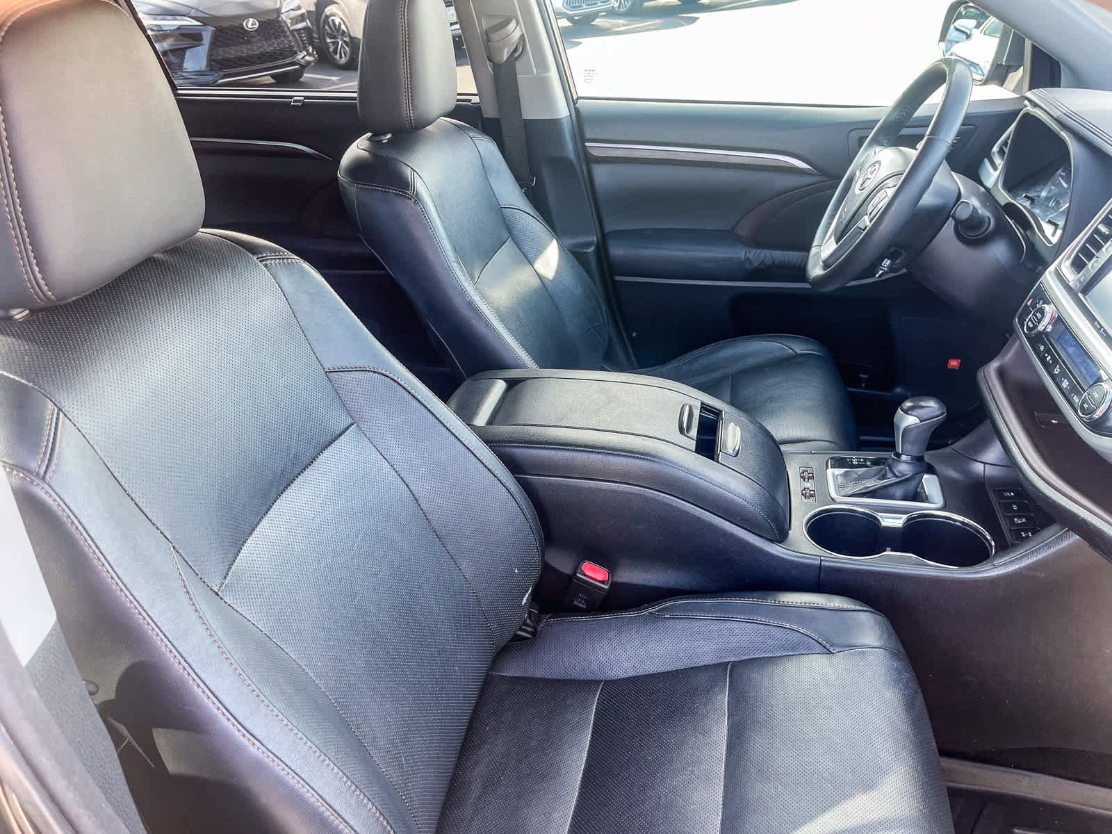 Used 2014 Toyota Highlander Limited Platinum image 15