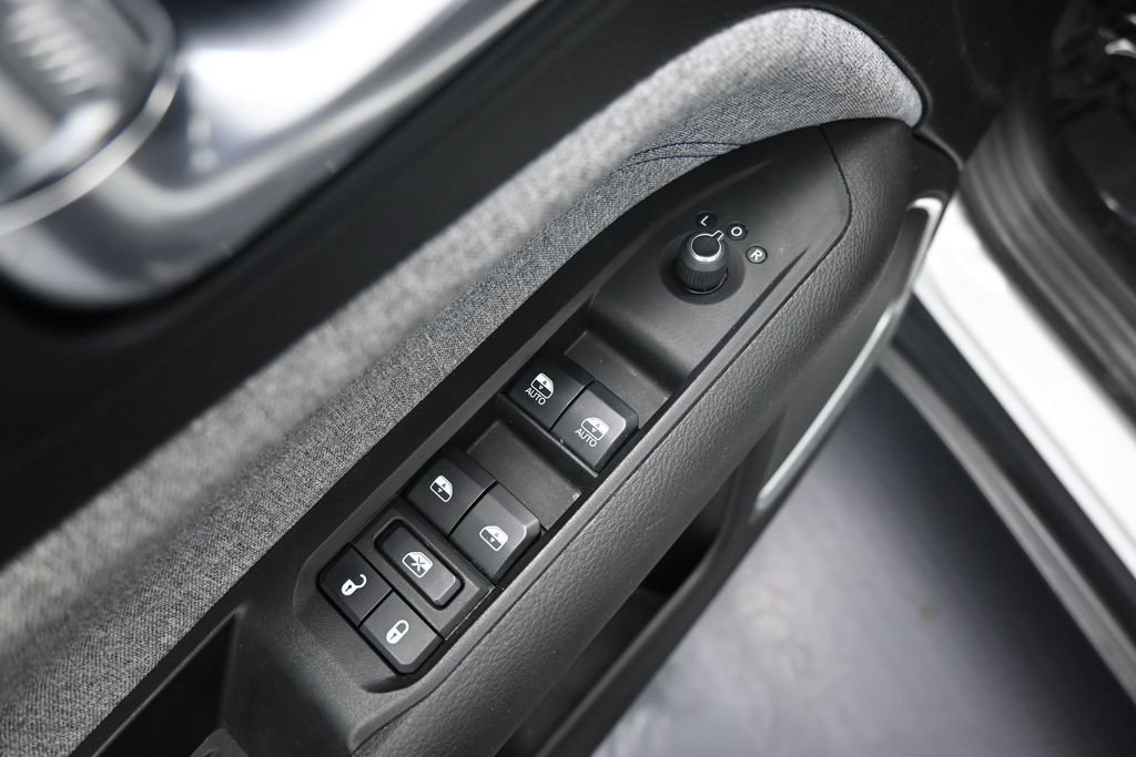 Used 2024 Jeep Compass Latitude AWD/4WD image 20