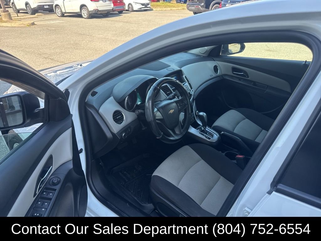 Used 2016 Chevrolet Cruze LS image 9