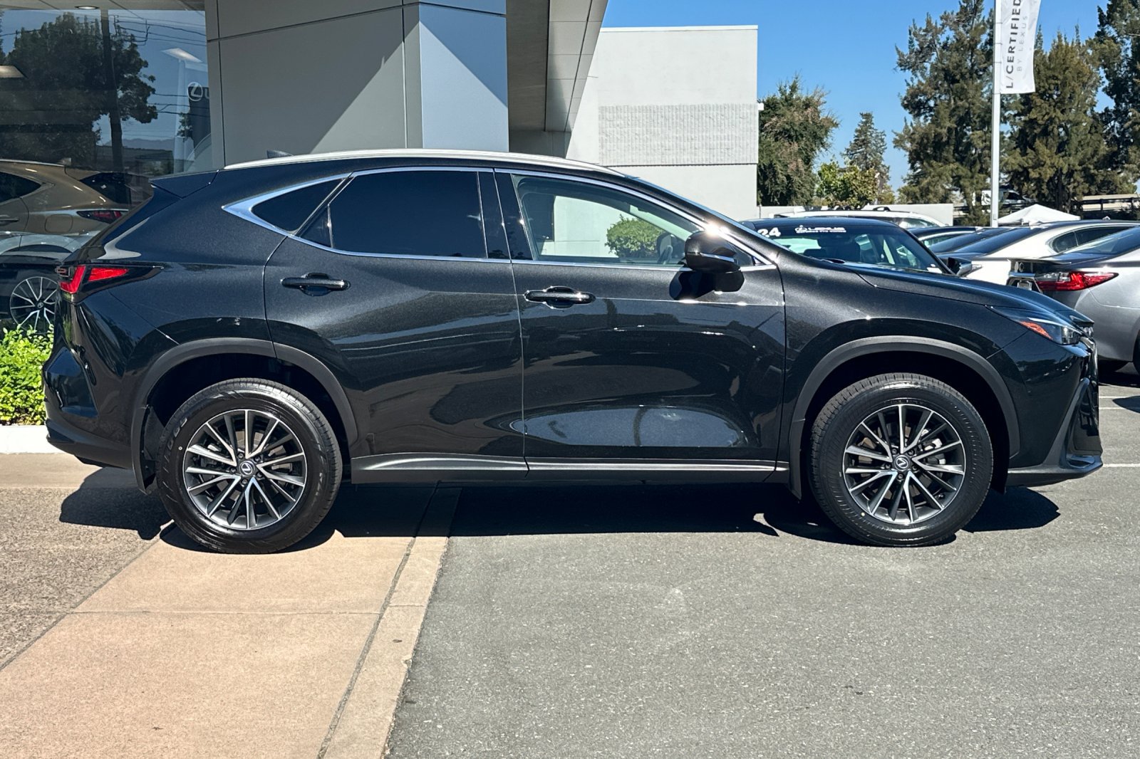 Certified 2024 Lexus NX 350h AWD image 3
