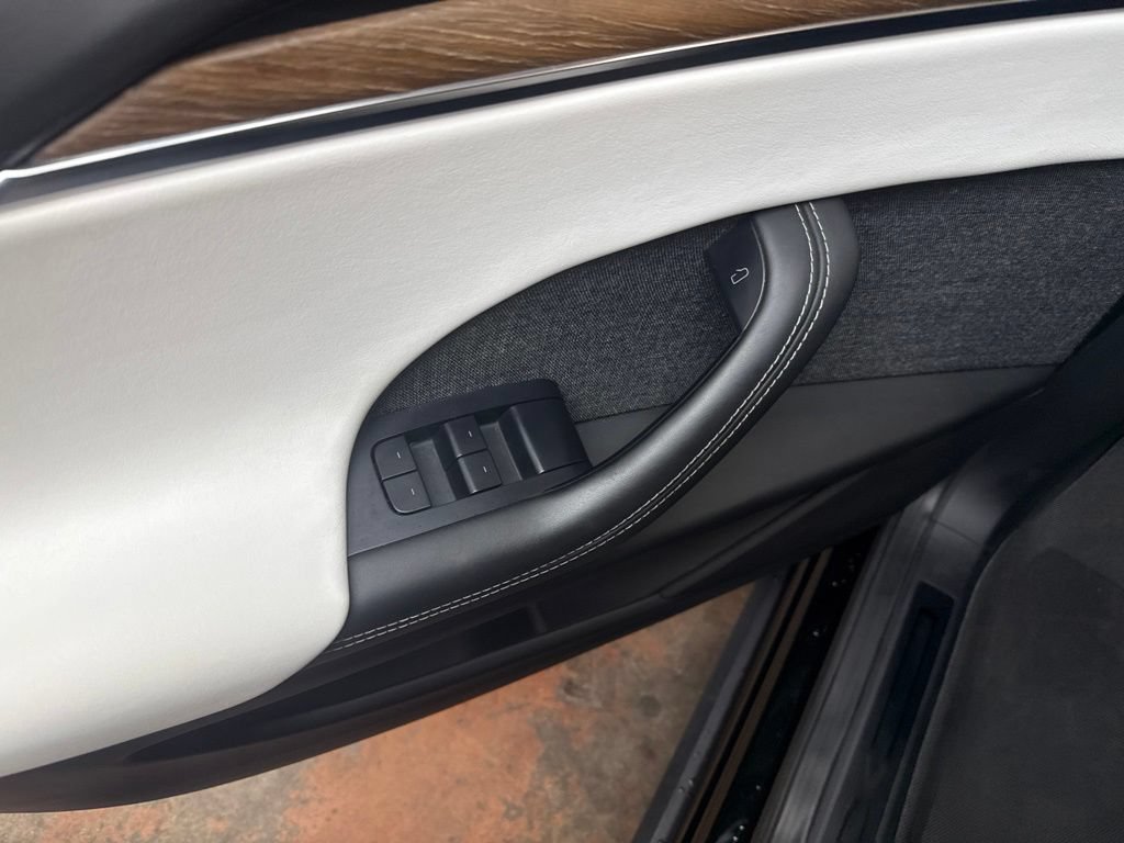 Used 2022 Tesla Model X Plaid AWD/4WD image 18