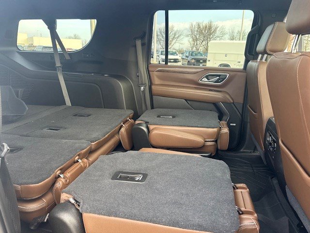 Used 2021 Chevrolet Suburban High Country AWD/4WD image 45